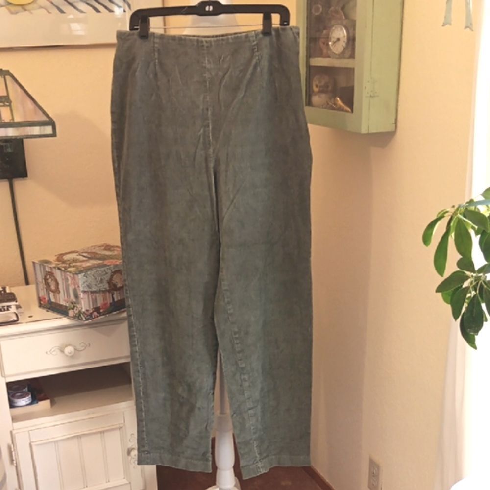 L.L. Bean Sage Green Corduroy Pants with Straight-Leg Cut. 16T